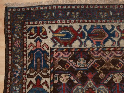 ANTIQUE RUNNER BY THE LURI TRIBE REPEAT SHIELD DESIGN CIRCA 1900 - ADDITIONAL PHOTO 1