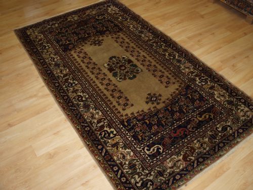 fig 1. OLD TURKISH KULA RUG OF TRADITIONAL DESIGN, GREAT COLOUR, CIRCA 1920.