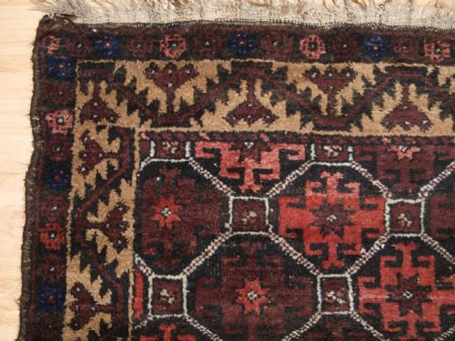 ANTIQUE AFGHAN BALUCH RUG SMALL SIZE WITH LATTICE DESIGN CIRCA 1900 - ADDITIONAL PHOTO 2