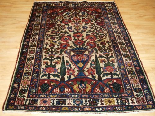 Antique Bakhtiari Rug of Vase and Garden Design, Circa 1900/20.