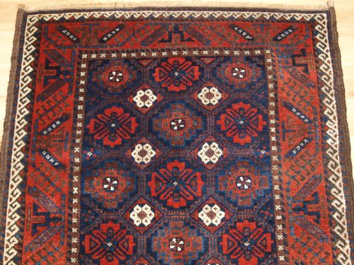 ANTIQUE BALUCH RUG WITH MINA KHANI LATTICE DESIGN CIRCA 1900 - ADDITIONAL PHOTO 3