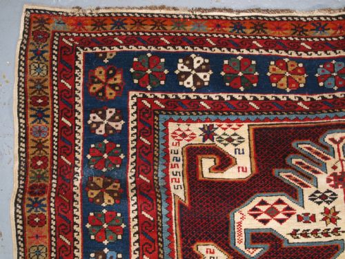 ANTIQUE CAUCASIAN SHIRVAN RUG WITH GYMYL MEDALLION DESIGN CIRCA 1900 - ADDITIONAL PHOTO 5