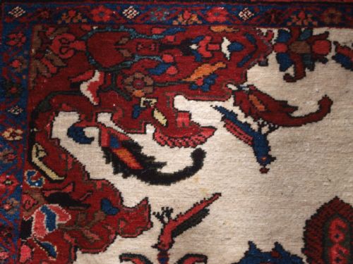 ANTIQUE TAFRESH VILLAGE RUG OF CLASSIC DESIGN WITH 21 BIRDS CIRCA 1920 - ADDITIONAL PHOTO 8