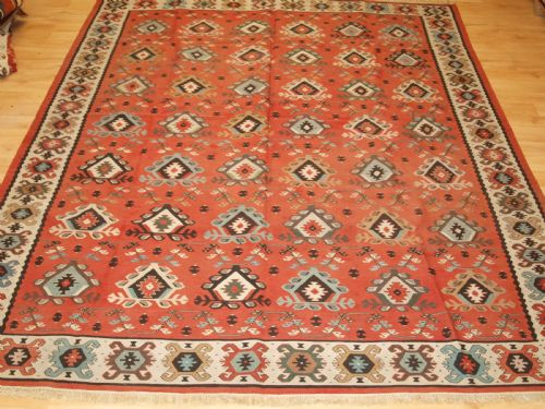 ANTIQUE SHARKOY KILIM WITH LARGE REPEAT DESIGN PASTEL COLOURS CIRCA 1920 - ADDITIONAL PHOTO 1