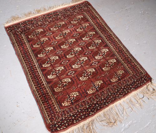 fig 1. OLD YOMUT TURKMEN RUG, SMALL SIZE AND EXCELLENT CONDITION, CIRCA 1920.