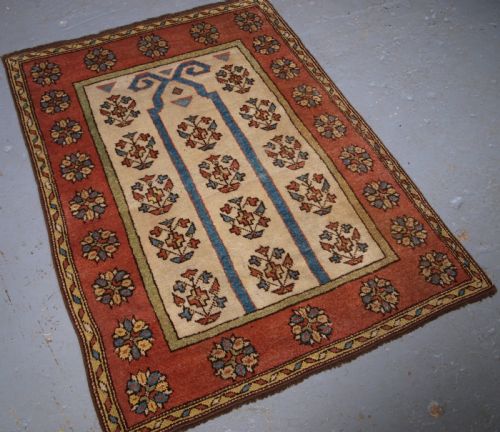 fig 1. ANTIQUE TURKISH MANASTIR PRAYER RUG, RAMS HORN MIHRAB, CIRCA 1900.