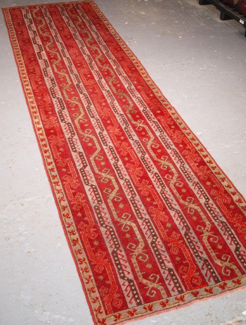 fig 1. ANTIQUE TURKISH KIRSEHIR VILLAGE RUNNER WITH TRADITIONAL VINE DESIGN, CIRCA 1900.