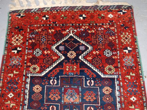 ANTIQUE TURKISH YURUK LONG RUG THREEMEDALLION DESIGN CIRCA 1900 - ADDITIONAL PHOTO 2