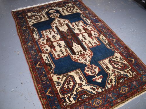 fig 1. ANTIQUE HAMADAN REGION VILLAGE RUG, UNUSUAL DESIGN, CIRCA 1920.