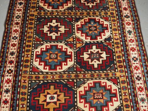 ANTIQUE CAUCASIAN MOGHAN KAZAK LONG RUG MEMLING GULS CIRCA 1890 - ADDITIONAL PHOTO 3