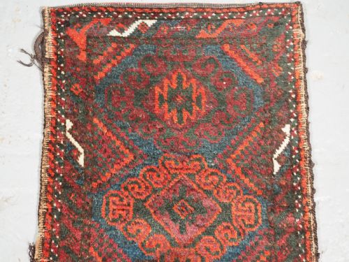 fig 1. ANTIQUE MUSHWANI BALUCH PUSHTI WITH PLAIN WEAVE BACK, CIRCA 1900.