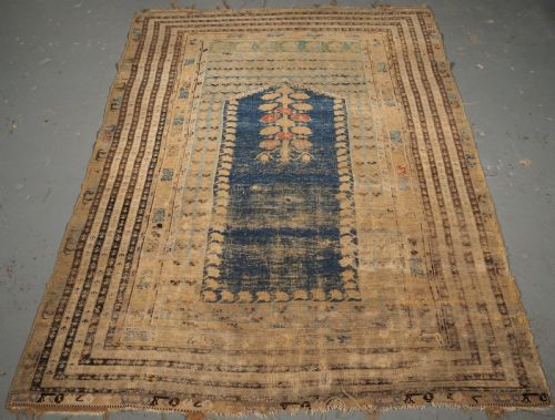 Antique Turkish Ghiordes Prayer Rug of Scarce Early Design, 18th Century.