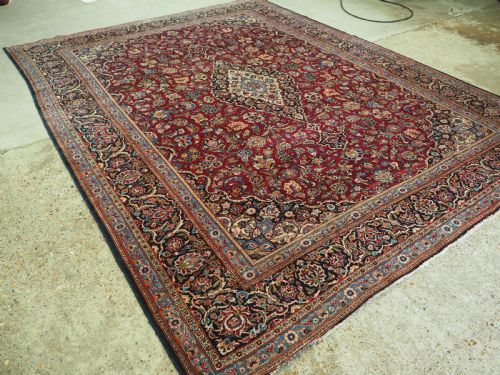 fig 1. ANTIQUE KASHAN CARPET, GOOD EXAMPLE WITH CLASSIC DESIGN & COLOUR, CIRCA 1920