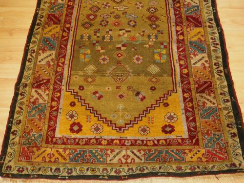 ANTIQUE TURKISH MILAS RUG WITH SCARCE GREEN GROUND CIRCA 1875 - ADDITIONAL PHOTO 4