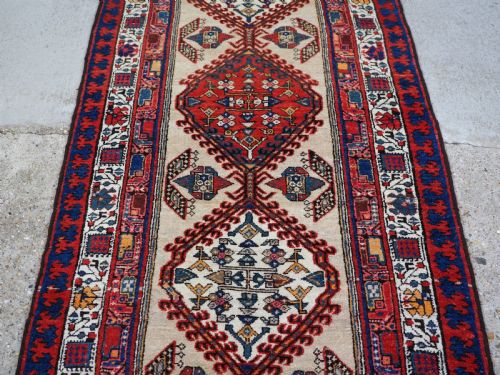 ANTIQUE SARAB VILLAGE RUNNER TRADITIONAL DESIGN CIRCA 1920 - ADDITIONAL PHOTO 3