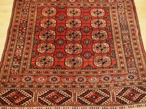 ANTIQUE TEKKE TURKMEN 'WEDDING' RUG EXCELLENT EXAMPLE OF TYPE CIRCA 1900 - ADDITIONAL PHOTO 3