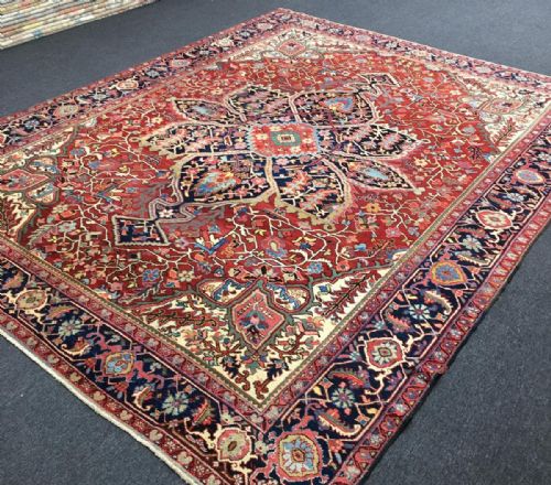 Antique Heriz Carpet, Outstanding Condition & Colour, Country House Look, Circa 1900.