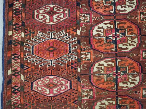 ANTIQUE TEKKE TURKMEN MAIN CARPET OF SMALL SIZE CIRCA 1900 - ADDITIONAL PHOTO 6