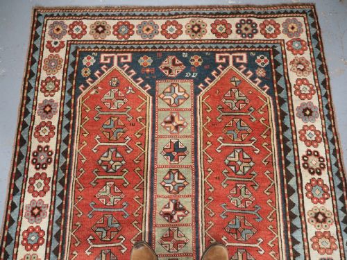 ANTIQUE SOUTH CAUCASIAN KAZAK RUG ELONGATED LATCH HOOK MEDALLIONS CIRCA 1890 - ADDITIONAL PHOTO 2