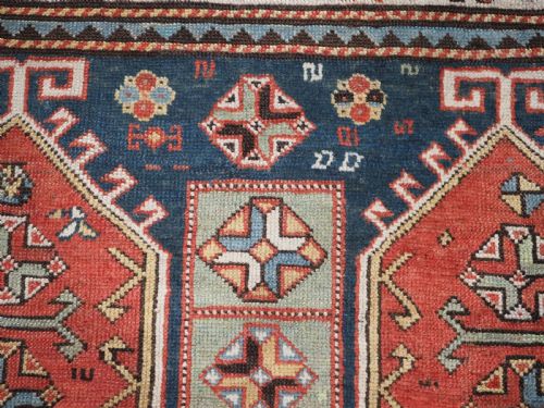 ANTIQUE SOUTH CAUCASIAN KAZAK RUG ELONGATED LATCH HOOK MEDALLIONS CIRCA 1890 - ADDITIONAL PHOTO 8