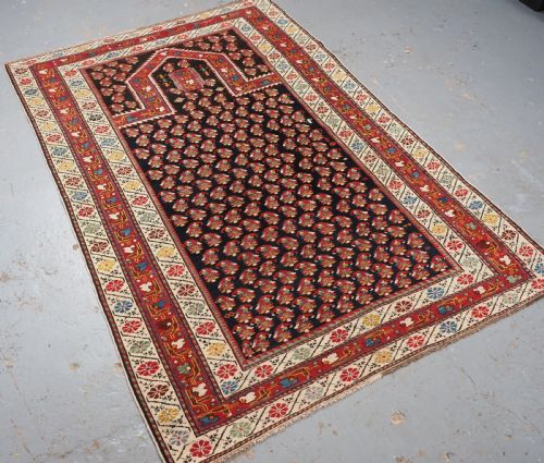 ANTIQUE CAUCASIAN DAGESTAN PRAYER RUG WITH SMALL BOTEH DESIGN CIRCA 1890 - ADDITIONAL PHOTO 1