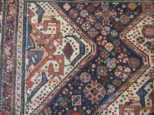 ANTIQUE TRIBAL QASHQAI RUG TRIPLE MEDALLION WITH SOFT COLOURS CIRCA 1880 - ADDITIONAL PHOTO 10