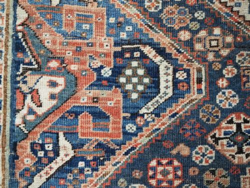 ANTIQUE TRIBAL QASHQAI RUG TRIPLE MEDALLION WITH SOFT COLOURS CIRCA 1880 - ADDITIONAL PHOTO 15