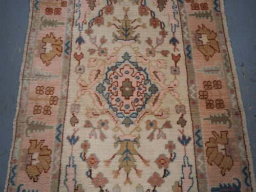 ANTIQUE TURKISH KULA OUSHAK RUG SOFT PASTEL COLOURS CIRCA 1900 - ADDITIONAL PHOTO 3