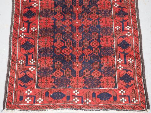 ANTIQUE BALUCH RUG UNUSUAL DESIGN WITH SUPERB BORDER CIRCA 1880 - ADDITIONAL PHOTO 4