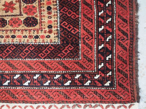 ANTIQUE BALUCH PRAYER RUG WITH UNUSUAL HUMAN FIGURE CIRCA 1880 - ADDITIONAL PHOTO 13