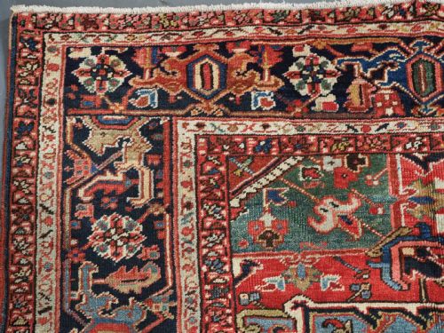 ANTIQUE HERIZ CARPET WITH OUTSTANDING COLOUR CIRCA 1900 - ADDITIONAL PHOTO 6