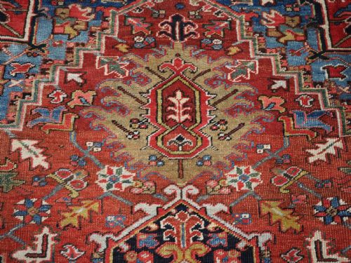 ANTIQUE HERIZ CARPET WITH OUTSTANDING COLOUR CIRCA 1900 - ADDITIONAL PHOTO 10