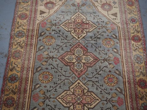 ANTIQUE 'TRANSYLVANIAN' PRAYER RUG PROBABLY ROMANIAN TUDUC COPY CIRCA 1920 - ADDITIONAL PHOTO 3