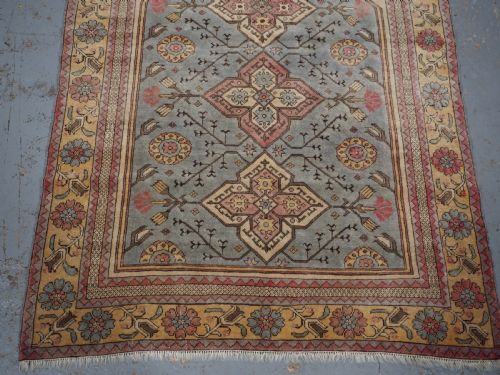 ANTIQUE 'TRANSYLVANIAN' PRAYER RUG PROBABLY ROMANIAN TUDUC COPY CIRCA 1920 - ADDITIONAL PHOTO 4