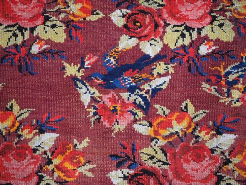 ANTIQUE CAUCASIAN KARABAGH RUG WITH FRENCH INSPIRED ROSE DESIGN CIRCA 1900 - ADDITIONAL PHOTO 10