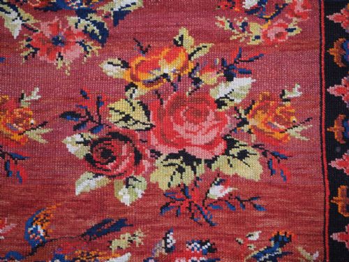 ANTIQUE CAUCASIAN KARABAGH RUG WITH FRENCH INSPIRED ROSE DESIGN CIRCA 1900 - ADDITIONAL PHOTO 12