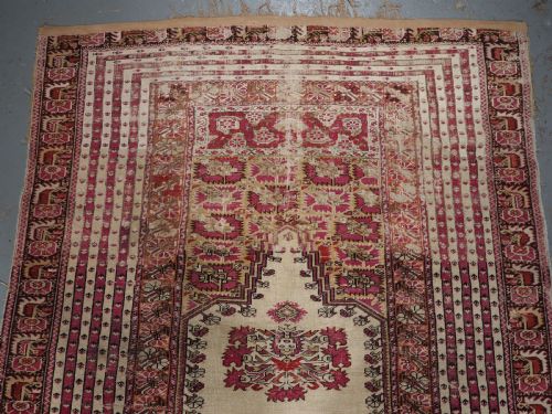 ANTIQUE TURKISH GHIORDES PRAYER RUG OF CLASSIC DESIGN CIRCA 1800 - ADDITIONAL PHOTO 2