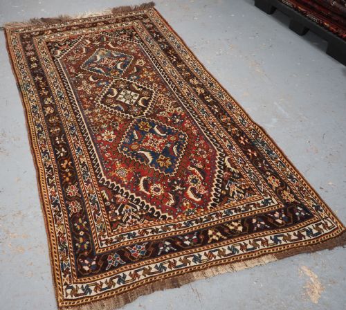 ANTIQUE QASHQAI LONG RUG WITH TRIPLE MEDALLION DESIGN CIRCA 1900 - ADDITIONAL PHOTO 1
