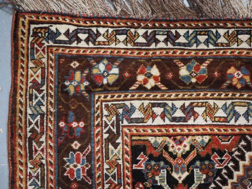 ANTIQUE QASHQAI LONG RUG WITH TRIPLE MEDALLION DESIGN CIRCA 1900 - ADDITIONAL PHOTO 5