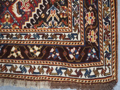 ANTIQUE QASHQAI LONG RUG WITH TRIPLE MEDALLION DESIGN CIRCA 1900 - ADDITIONAL PHOTO 13