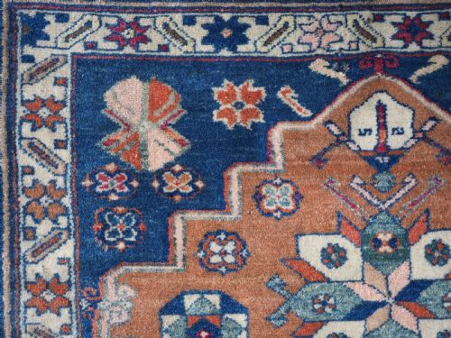 ANTIQUE CAUCASIAN DERBENT TRIPLE MEDALLION RUG CIRCA 1900 - ADDITIONAL PHOTO 11