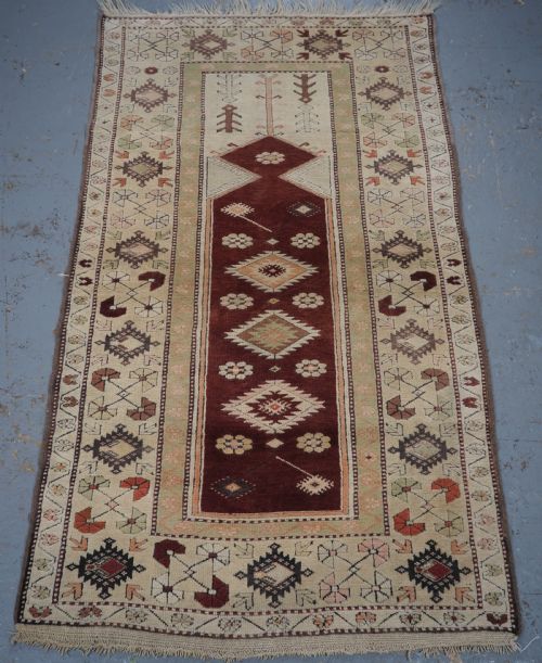 Old Turkish Milas Prayer Rug of Traditional Design, Circa 1920/30.