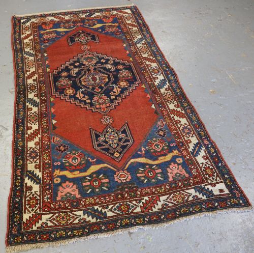 fig 1. ANTIQUE HAMADAN REGION VILLAGE RUG, CLASSIC BIJAR DESIGN, CIRCA 1900-20.