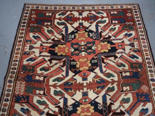 ANTIQUE CAUCASIAN CHELABERD KAZAK RUG TRIPLE MEDALLION OUTSTANDING CONDITION CIRCA 1890 - ADDITIONAL PHOTO 3