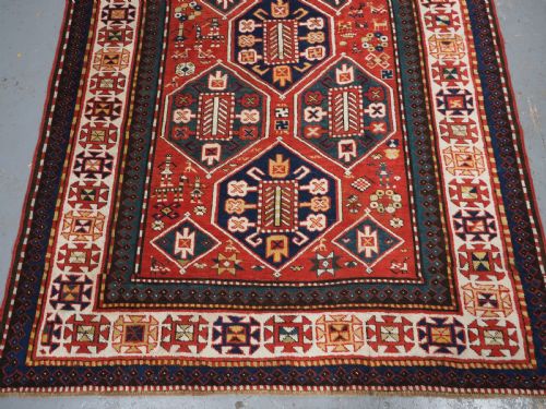 ANTIQUE CAUCASIAN GENDJE KAZAK RUG FOLK ART HORSES AND PEOPLE CIRCA 1890 - ADDITIONAL PHOTO 4