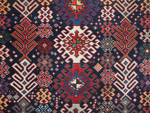 ANTIQUE CAUCASIAN DAGESTAN LONG RUG WITH HOOKED MEDALLION DESIGN CIRCA 1890 - ADDITIONAL PHOTO 8