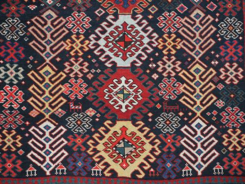 ANTIQUE CAUCASIAN DAGESTAN LONG RUG WITH HOOKED MEDALLION DESIGN CIRCA 1890 - ADDITIONAL PHOTO 10