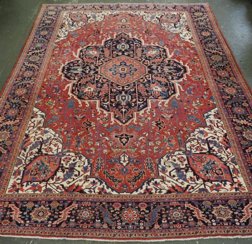Antique Heriz Carpet, Large Size, Country House Style, Superb, Circa 1900.