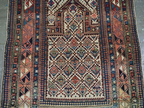 ANTIQUE CAUCASIAN DAGESTAN PRAYER RUG IVORY GROUND WITH FLORAL LATTICE CIRCA 1880 - ADDITIONAL PHOTO 2