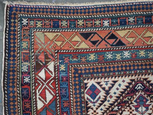 ANTIQUE CAUCASIAN DAGESTAN PRAYER RUG IVORY GROUND WITH FLORAL LATTICE CIRCA 1880 - ADDITIONAL PHOTO 3